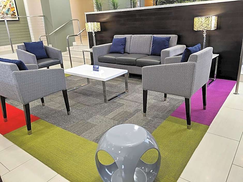 Best Western Plus Commerce Hotel