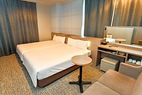 Deluxe Twin Room with Station View
