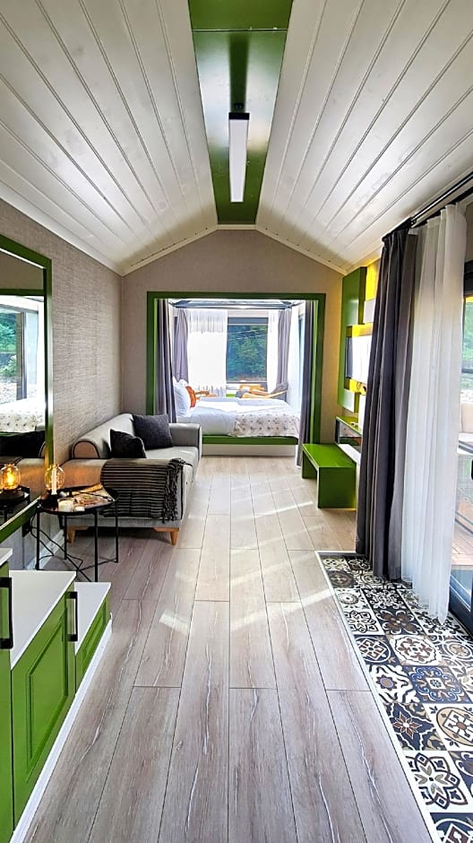 River Side TinyHouse