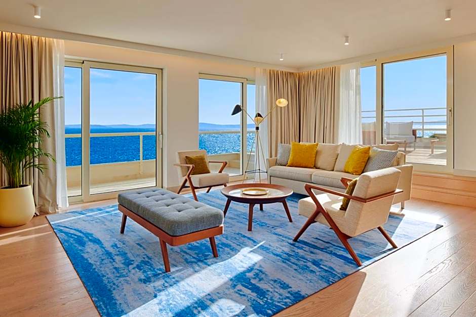 Le Meridien Lav Split