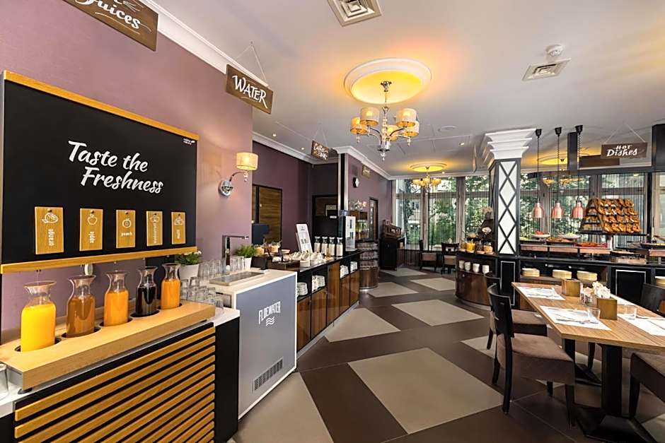 Carlton Hotel Buda Castle