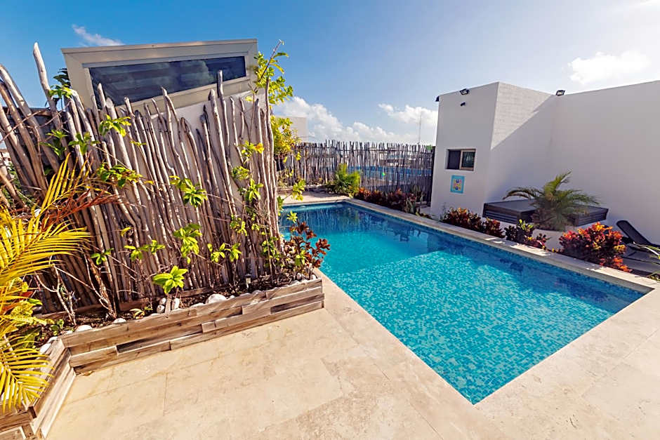 Mararena Family Apartments & Long Stay Living - Steps from 5th Avenue