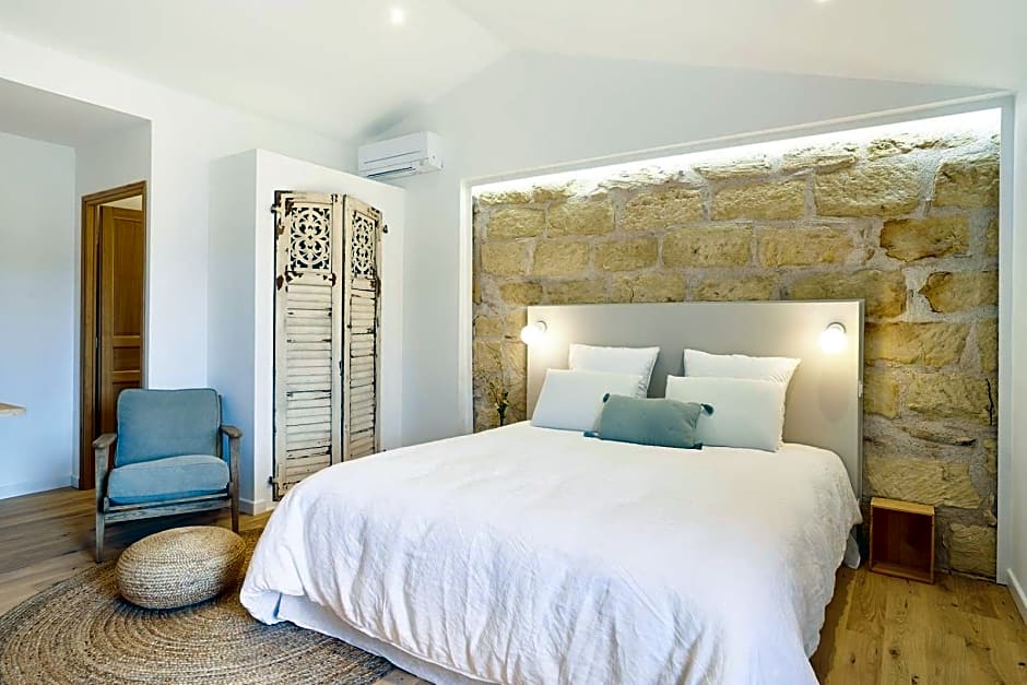 Maison 1634 - Parking, petit-dejeuner compris, proche centre, climatisation, piscine