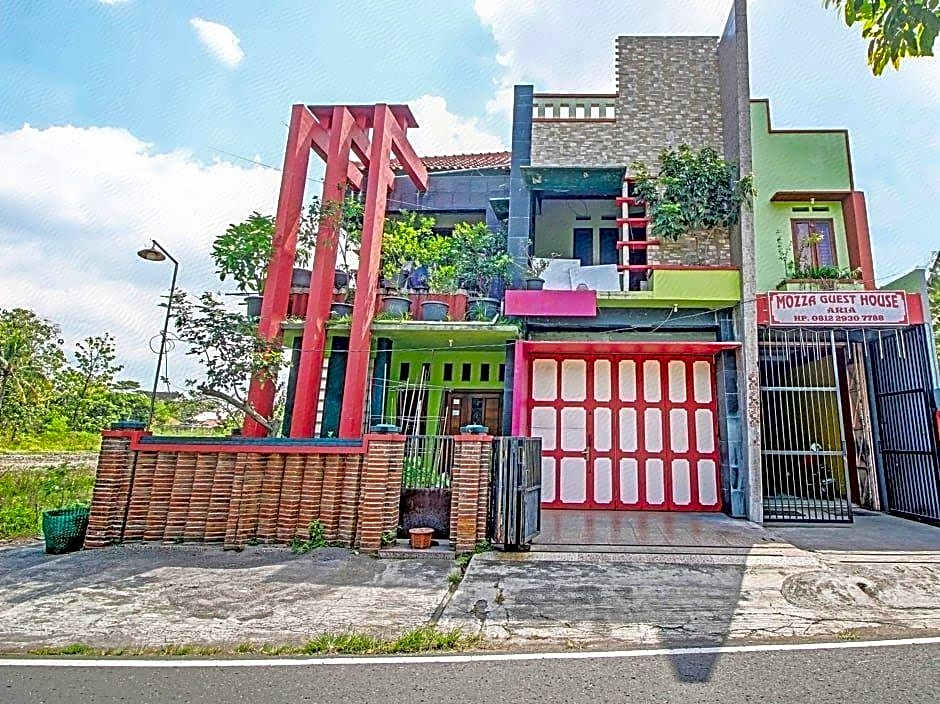 Mozza Guest House.