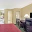 Days Inn & Suites by Wyndham Columbia Airport