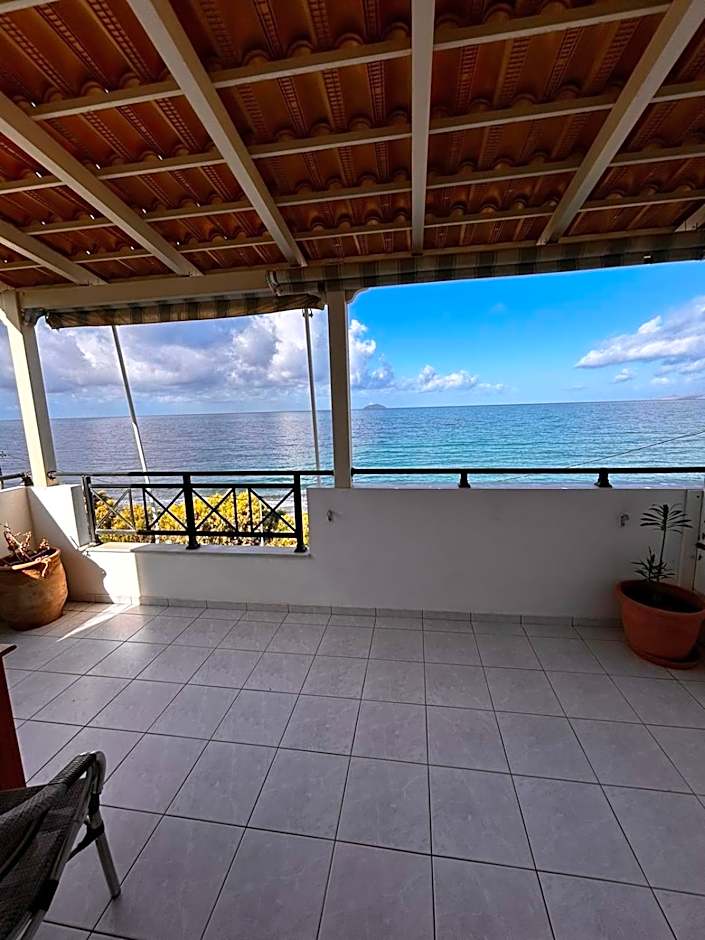 Finikas Studios & Apartments - Kalamaki Holidays