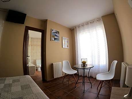 Hostal Santiago - Alojamientos en CARRION DE LOS CONDES