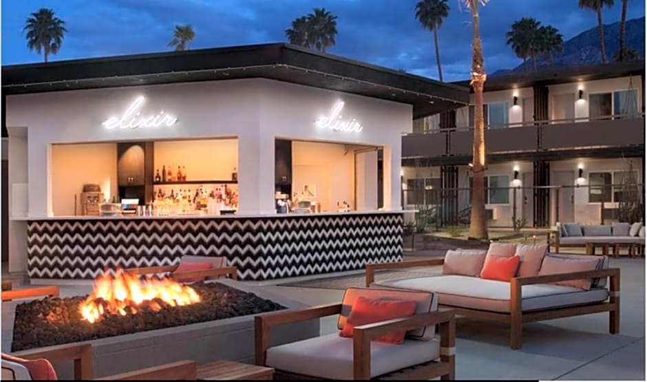 V Palm Springs
