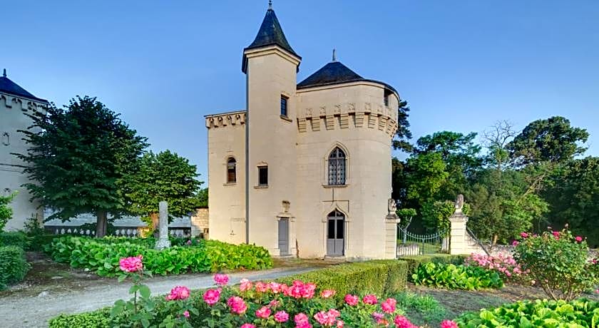 Le Chateau de Candes, sa Tour et ses Suites.