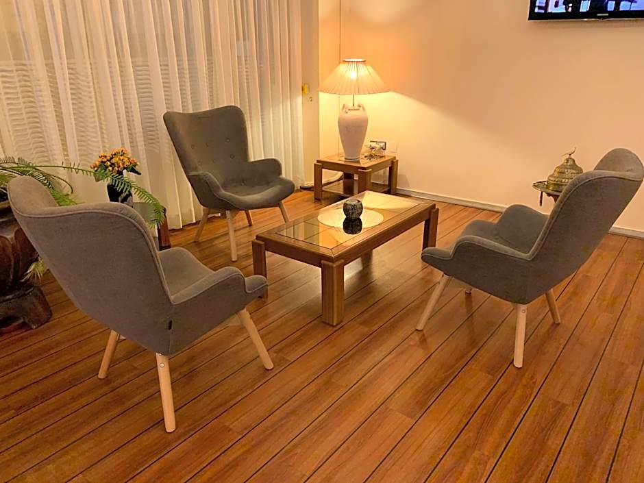 Anemoni Piraeus Hotel