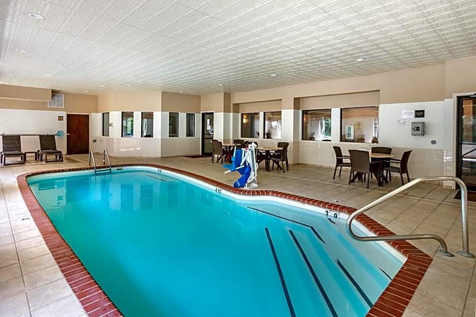 Comfort Inn & Suites St Louis-O'Fallon