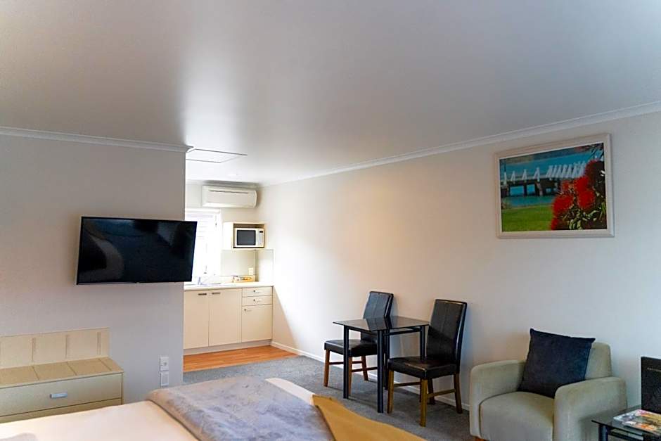 Pacific Coast Motor Lodge