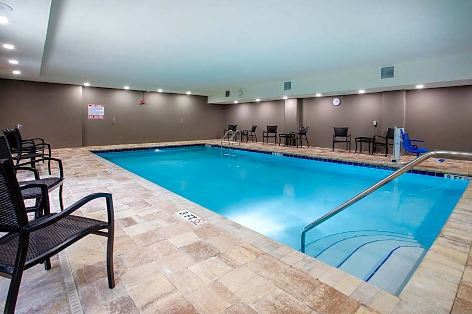 Holiday Inn Express And Suites Deland South By IHG
