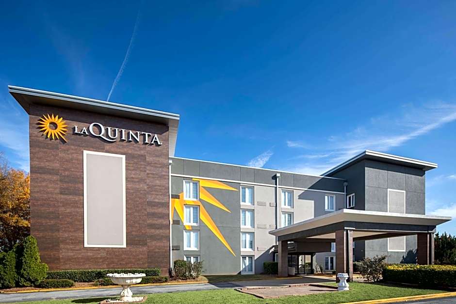 La Quinta Inn & Suites by Wyndham Atlanta Airport