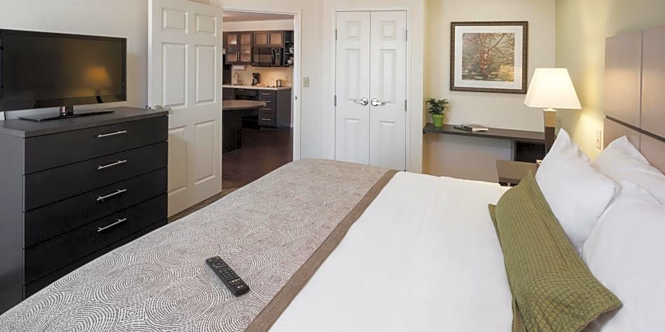 Candlewood Suites Pearl By IHG