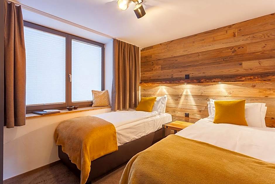 22 Summits Apartments