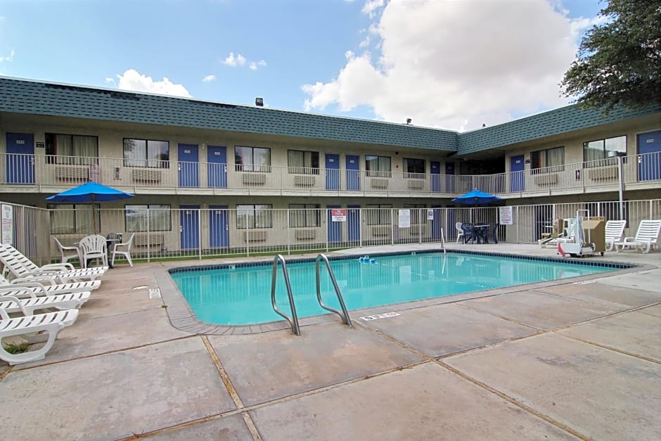 Motel 6-Fort Stockton, TX