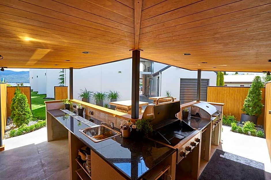 Radfords on the Lake