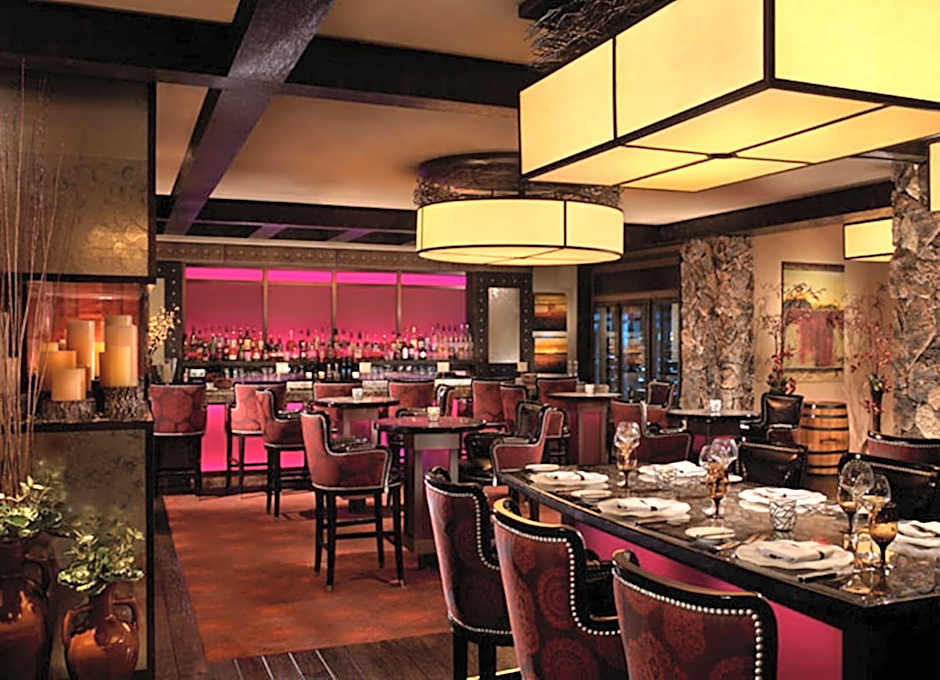 Silverton Casino Lodge - Newly Renovated