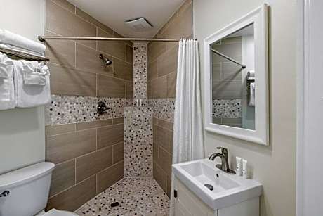 Queen Room with Balcony