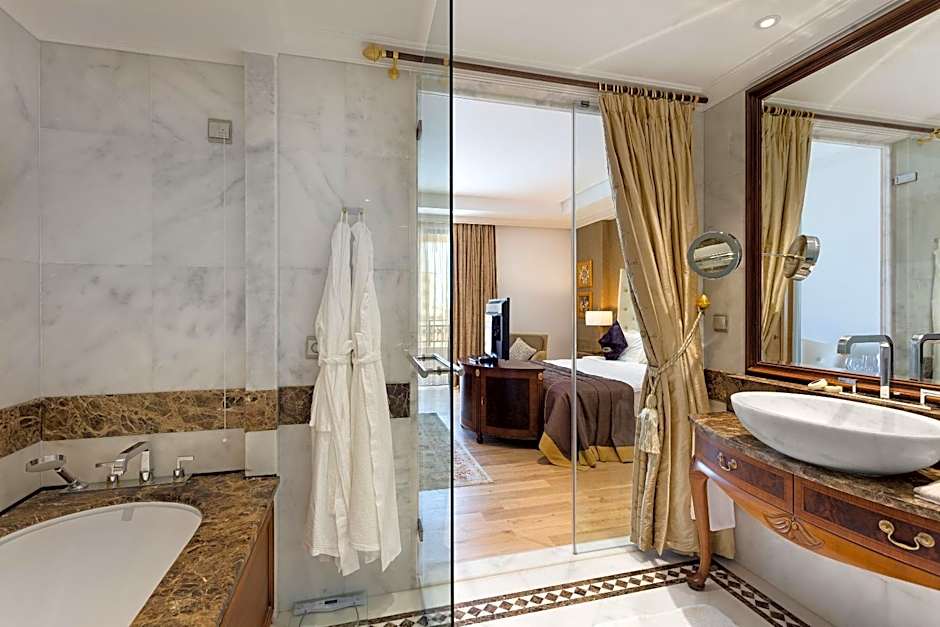 Titanic Mardan Palace