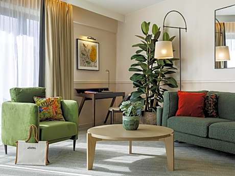 One-Bedroom Prestige King Suite with Separate Living Area