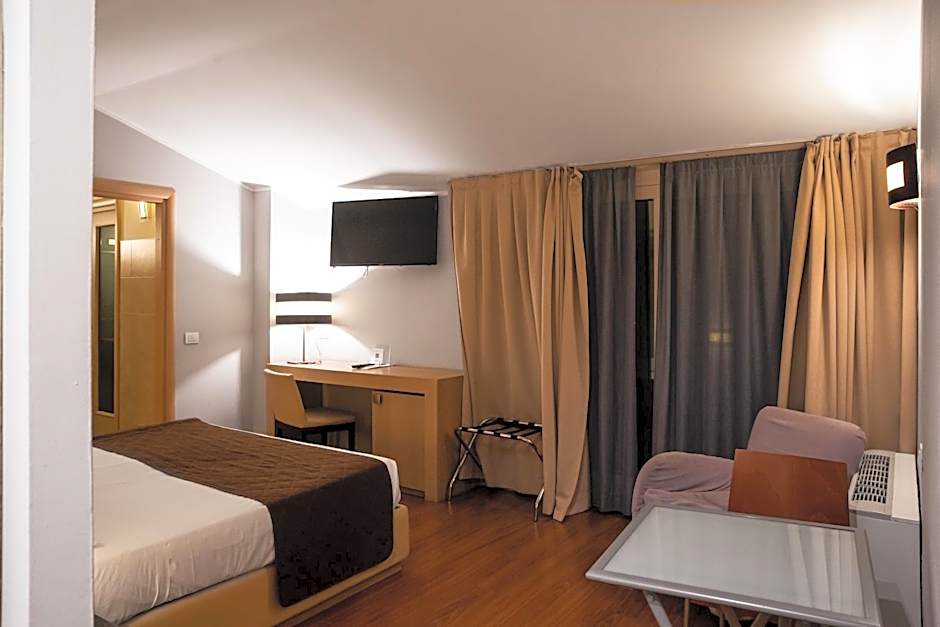 Regal Hotel
