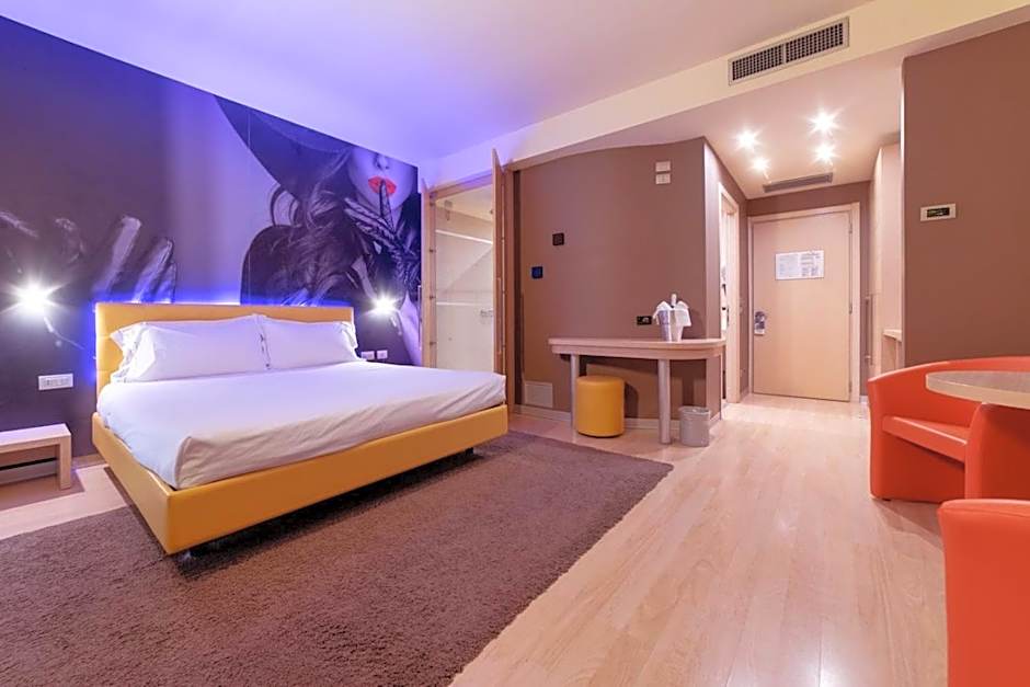 Piranha Hotel e Motel