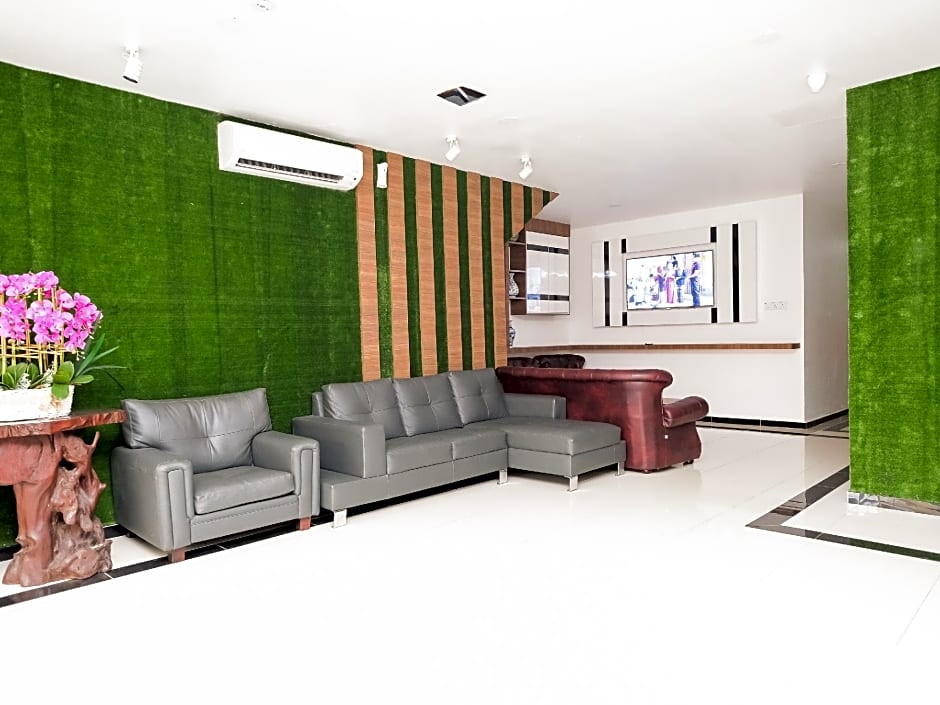 OYO 718 Mr J Hotel Wakaf Che Yeh 1