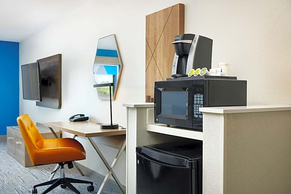 Holiday Inn Express & Suites Bridgeport By IHG