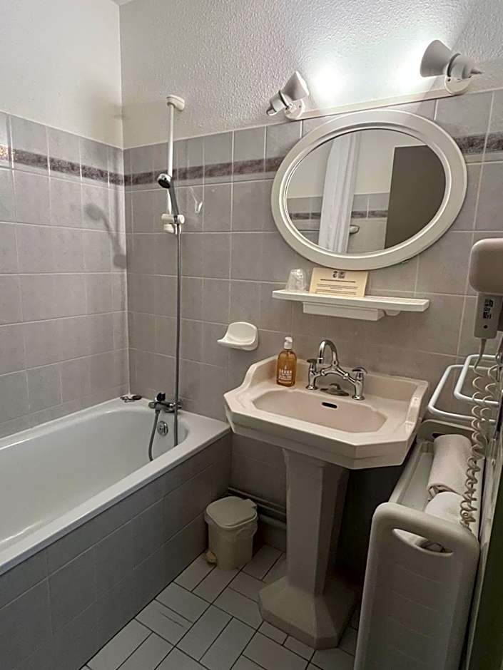 Gîte-Auberge du Pont de Lanau