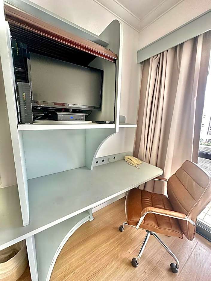 Apart-Hotel Próximo Metrô c/ garagem UH 1011