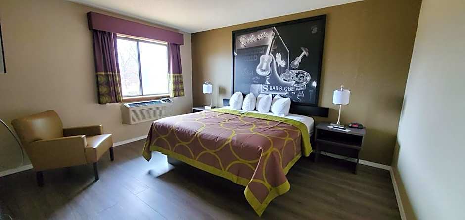 Super 8 by Wyndham Paris