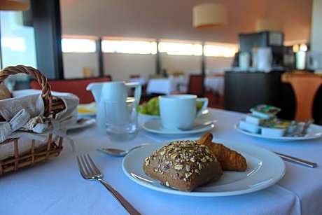 Deluxe Double or Twin Room with River View