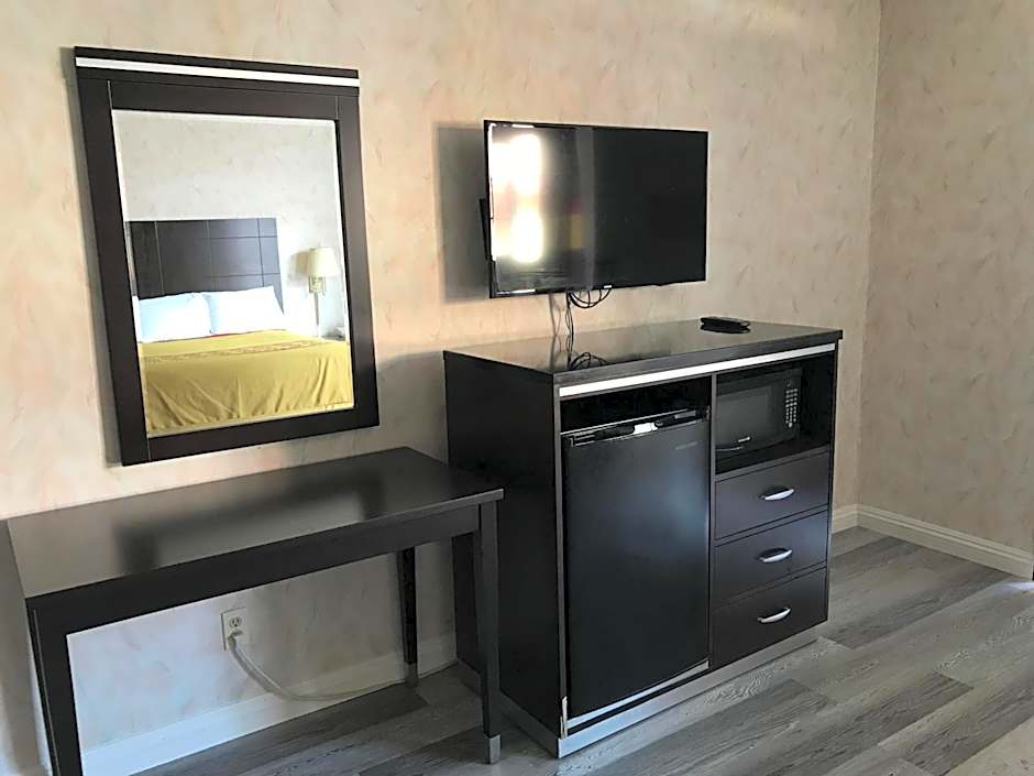 Manhattan Inn & Suites