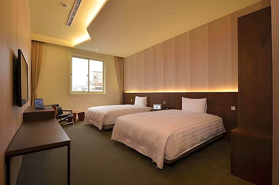Airline Inn Taichung Green Park Way