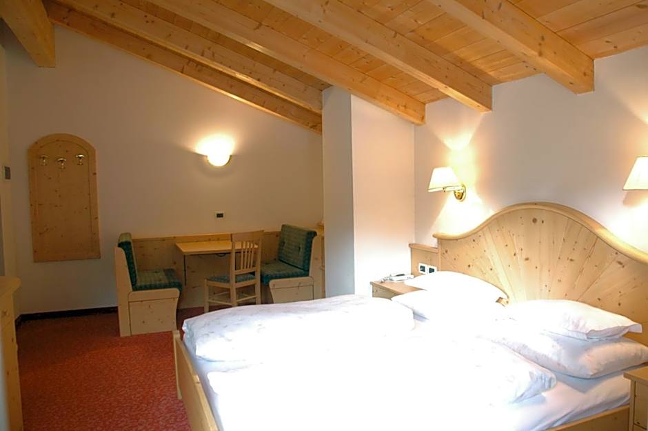 Hotel Falzares