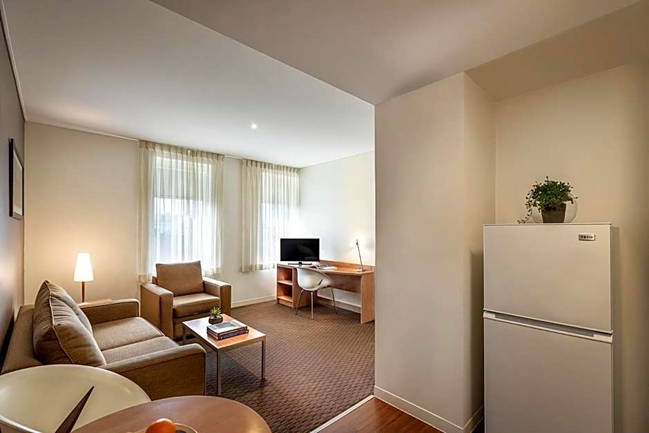 ibis Melbourne Hotel and Apartments