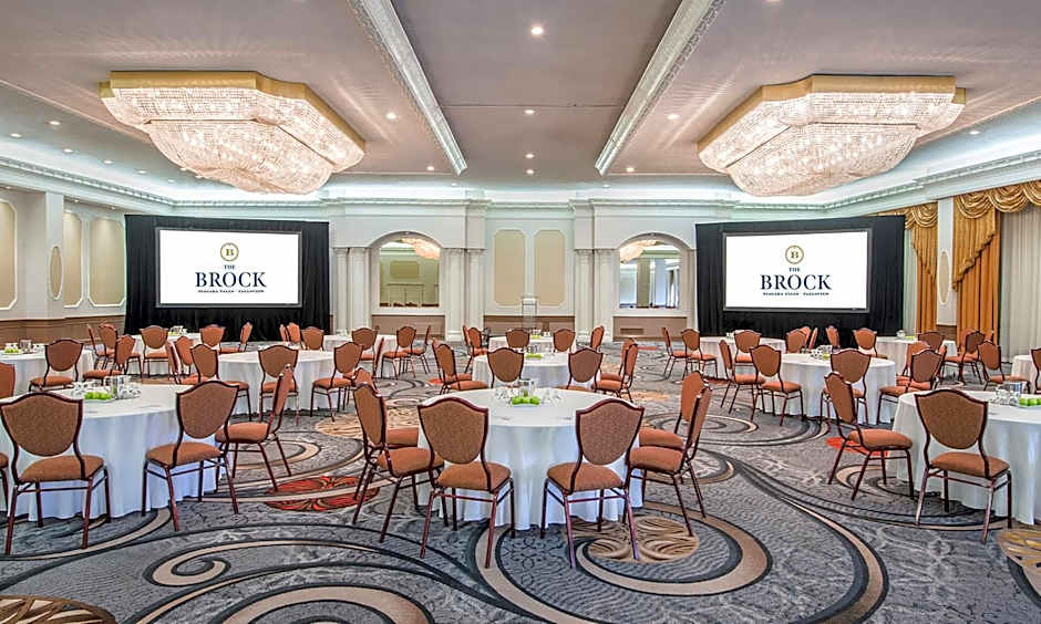 The Brock Niagara Falls Fallsview, Tapestry by Hilton