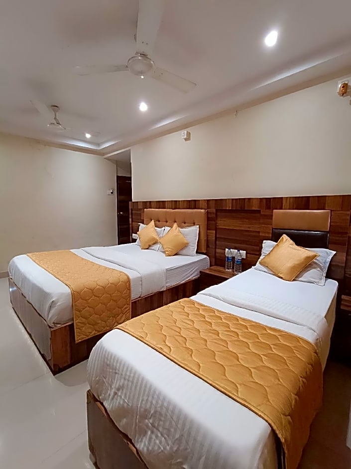 Hotel Rishi International - Grant Road