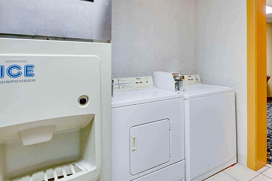 Super 8 by Wyndham Port Clinton