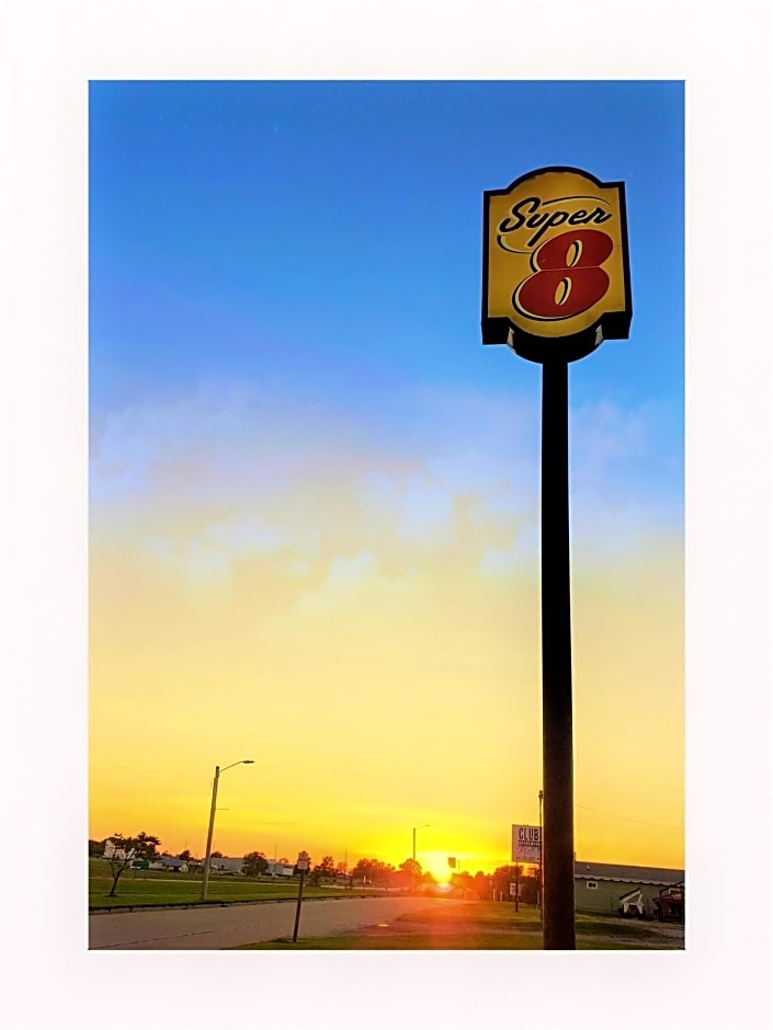 Super 8 by Wyndham Chariton