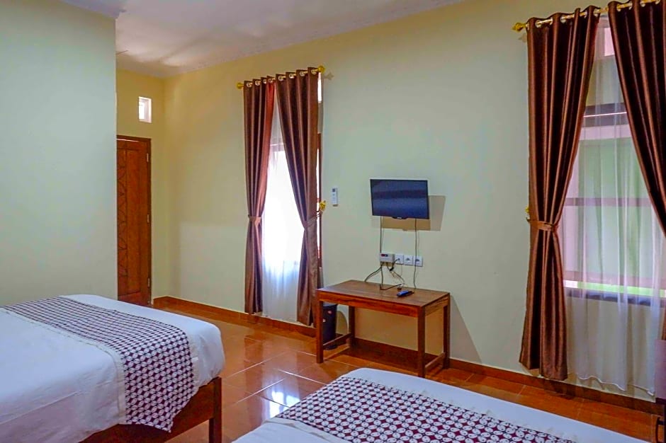 Roemah Beong Syariah at Desa Wisata Kembanglimus Mitra RedDoorz