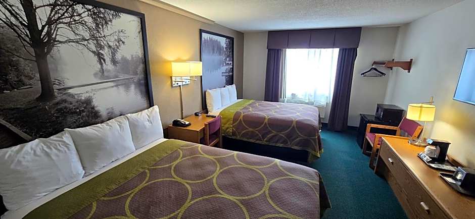 Super 8 by Wyndham Rogers Minnesota