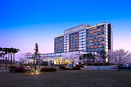 Hotel Hyundai by Lahan Mokpo