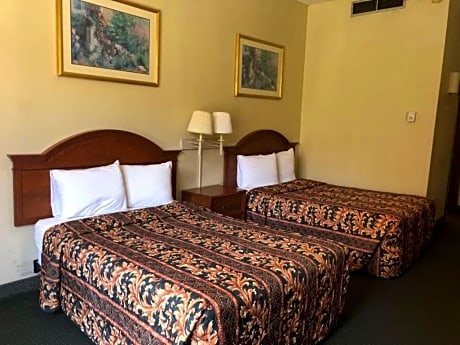 Room with 2 Full Bed Premium (Accessible)