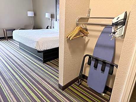 King Room - Mobility Access/Non-Smoking