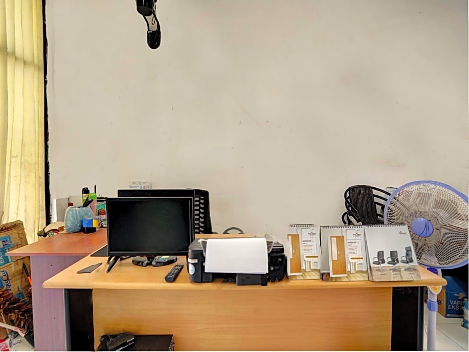 Hotel O Sahabat Syariah Near Plasa Telkom Bawean