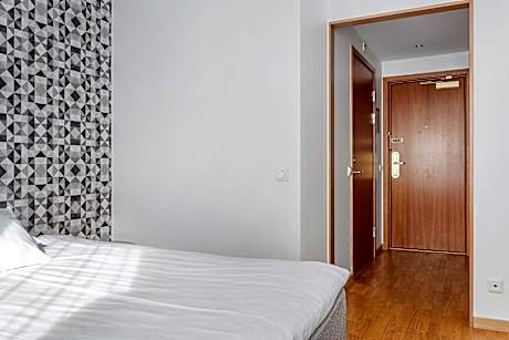 1 DOUBLE BED,NSMK,STND,WIFI,FULL BREAKFAST