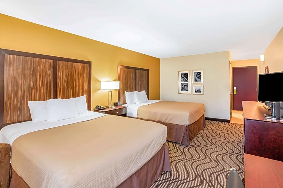 La Quinta Inn & Suites by Wyndham Floresville